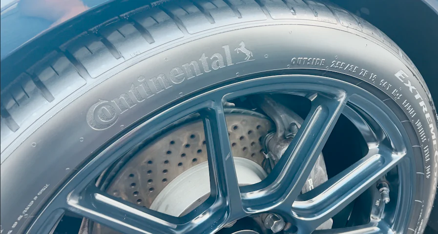 QUIVR Abyss Tire & Trim Dressing - Image 4